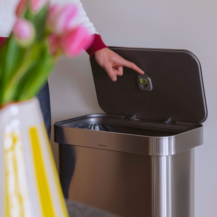 (© )simplehuman (© )simplehuman