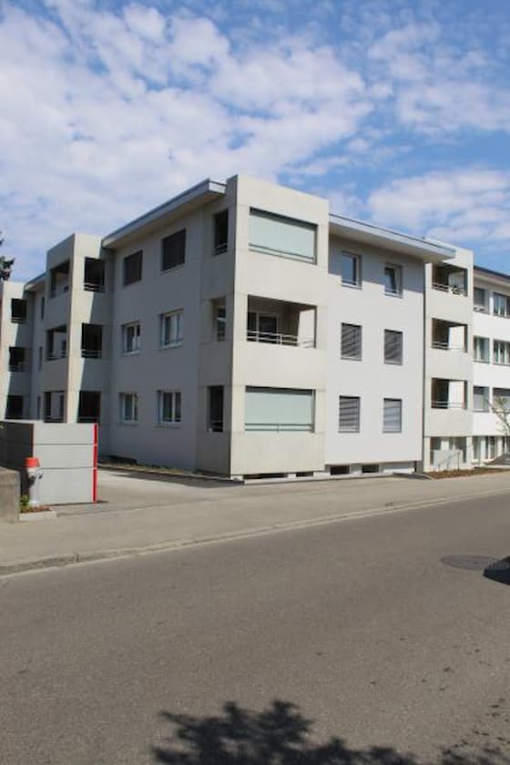 RENESA GmbH, Dübendorf; Sanierung MFH in Schlieren mit WDVS aus Mineralwolle W/mk 0.030 120 - 180mm (Die Bildrechte liegen bei dem Verfasser der Mitteilung.)