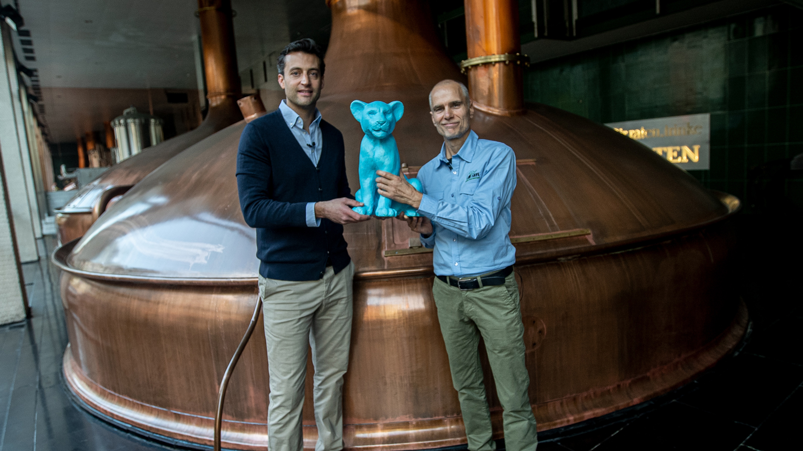 SAVE Stiftungsgründer Lars Gorschlueter& Peter Cermak, Geschäftsführer der Spatenten-Löwenbräu GmbH (Die Bildrechte liegen bei dem Verfasser der Mitteilung.)