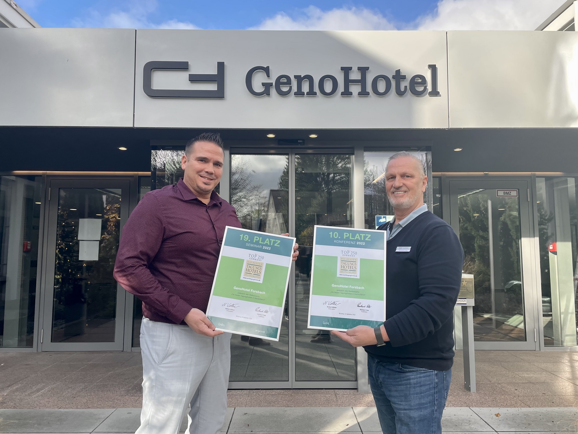 GenoHotel Forsbach v.l.n.r. Benedikt Dahm (Leiter Tagungen und Veranstaltungen), Dirk-James Annas (Geschäftsführer)