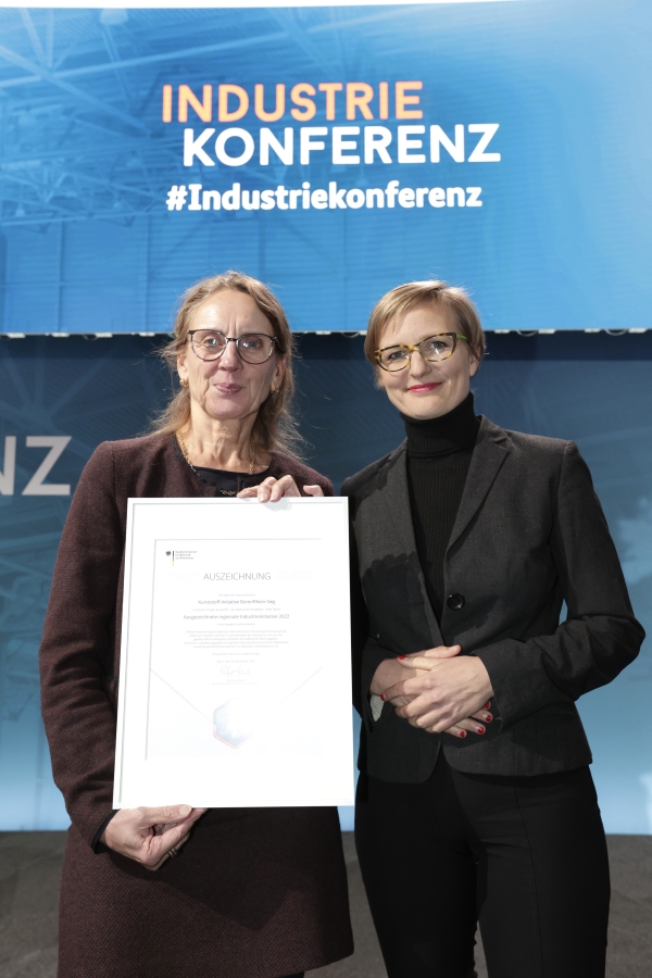 Dr. Lötters und Franziska Brantner (Foto: Jens Schicke©Schicke_DIHK) (Bildquelle: Jens Schicke©Schicke_DIHK) Dr. Lötters und Franziska Brantner (Foto: Jens Schicke©Schicke_DIHK) (Bildquelle: Jens Schicke©Schicke_DIHK)