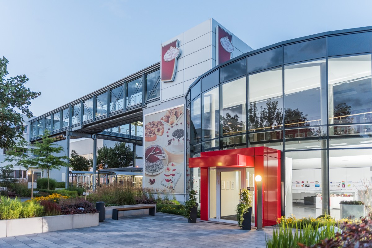 Firmensitz von Coppenrath & Wiese in Mettingen. (© Coppenrath & Wiese/Timo Lutz Werbefotografie) Firmensitz von Coppenrath & Wiese in Mettingen. (© Coppenrath & Wiese/Timo Lutz Werbefotografie)