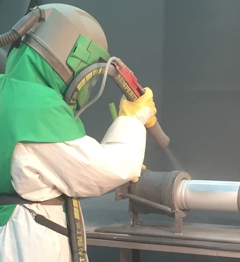 Raustrahlen eignet sich gut zur partiellen Behandlung von Bauteilen (Die Bildrechte liegen bei dem Verfasser der Mitteilung.) Raustrahlen eignet sich gut zur partiellen Behandlung von Bauteilen (Die Bildrechte liegen bei dem Verfasser der Mitteilung.)
