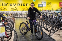 Lucky Bike ist ein moderner, junger Fahrradhändler mit guten Einstiegsmöglichkeiten. Lucky Bike ist ein moderner, junger Fahrradhändler mit guten Einstiegsmöglichkeiten.