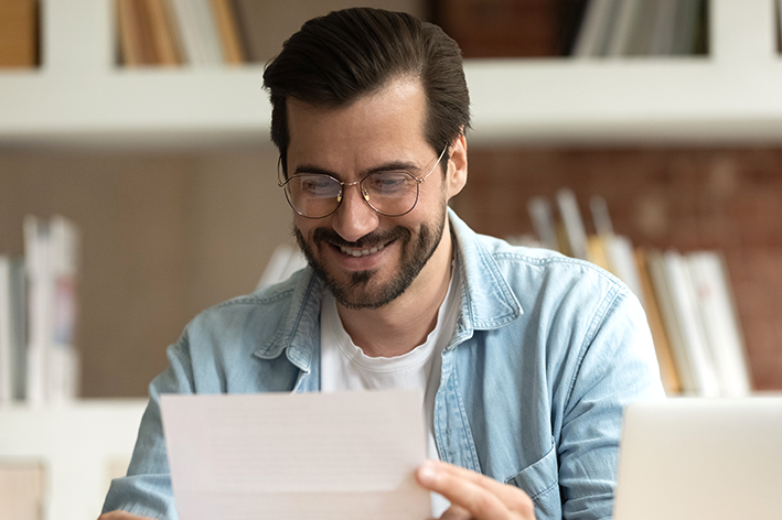 Ausgezahlte Erstattungszinsen müssen nicht zurückgezahlt werden (Bildquelle: fizkes/stock.adobe.com)