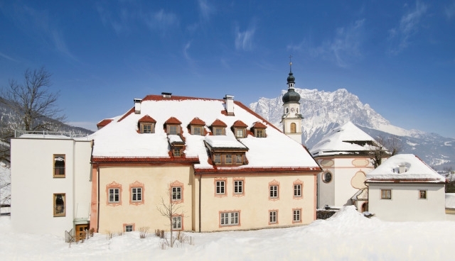 Am 16. Dezemberöffnet das weihnachtlich dekorierte Postschlössl wieder seine Türen. (Bildquelle:©Hotel Post Lermoos) Am 16. Dezemberöffnet das weihnachtlich dekorierte Postschlössl wieder seine Türen. (Bildquelle:©Hotel Post Lermoos)