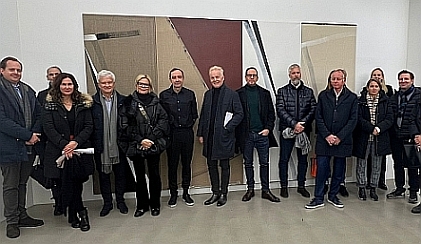 Kunstrundgang der FAMILIENUNTERNEHMER, in der Mitte FU-Vorstand Dr. Georg Rotthege Kunstrundgang der FAMILIENUNTERNEHMER, in der Mitte FU-Vorstand Dr. Georg Rotthege