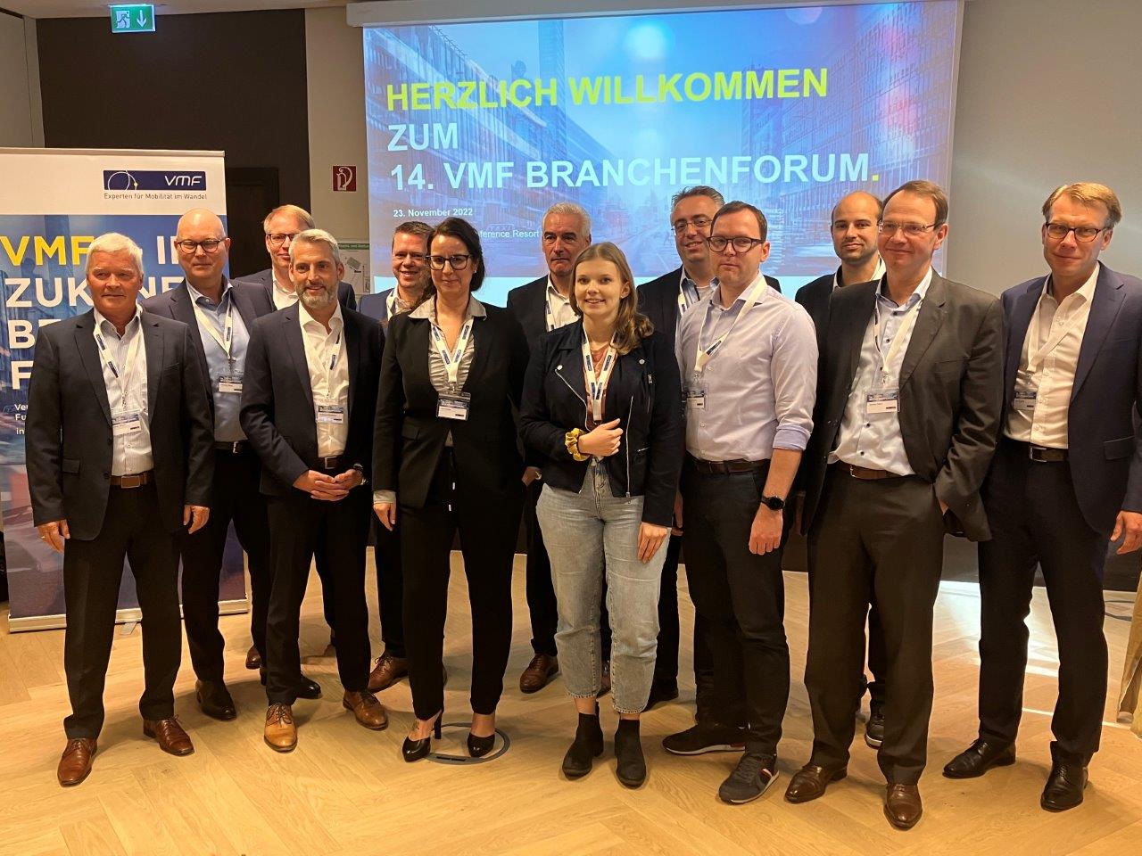 Wagten einen Blick in die Zukunft: Mitglieder und Premiumpartner des VMF. (Die Bildrechte liegen bei dem Verfasser der Mitteilung.)