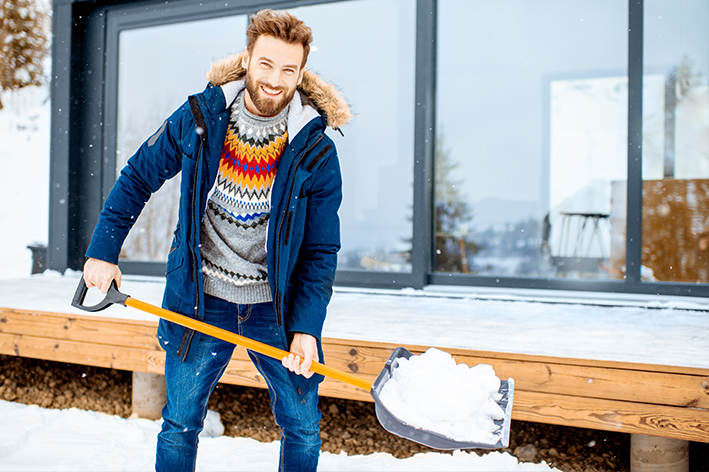 Nicht jedem ist es möglich, den Schnee rechtzeitig vom angrenzenden Bürgersteig zu räumen (Bildquelle: rh2010/stock.adobe.com)