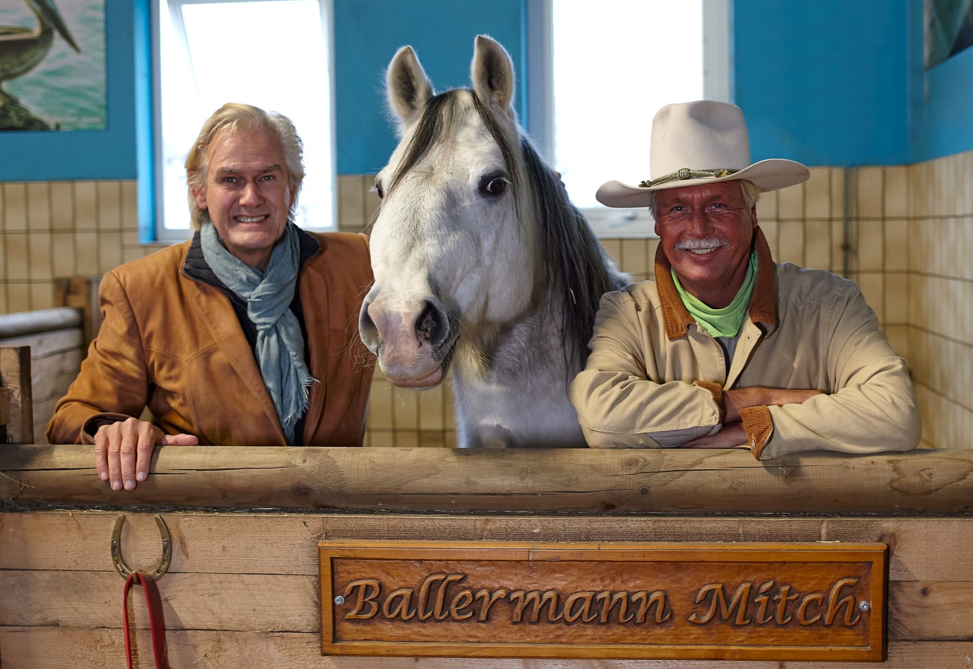 Jey Petersen, BALLERMANN MICH, AndréEngelhardt auf der Ballermann Ranch (Die Bildrechte liegen bei dem Verfasser der Mitteilung.) Jey Petersen, BALLERMANN MICH, AndréEngelhardt auf der Ballermann Ranch (Die Bildrechte liegen bei dem Verfasser der Mitteilung.)