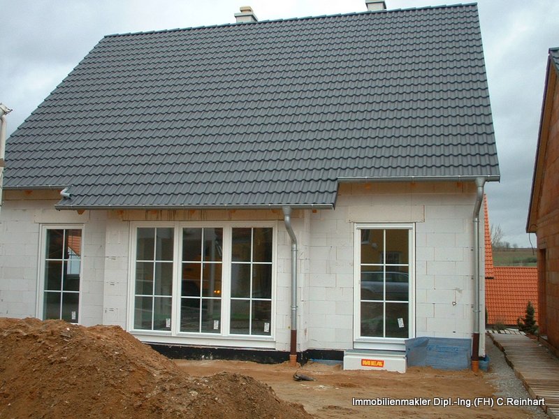 Massivhaus kurz vor Fertigstellung (Die Bildrechte liegen bei dem Verfasser der Mitteilung.)