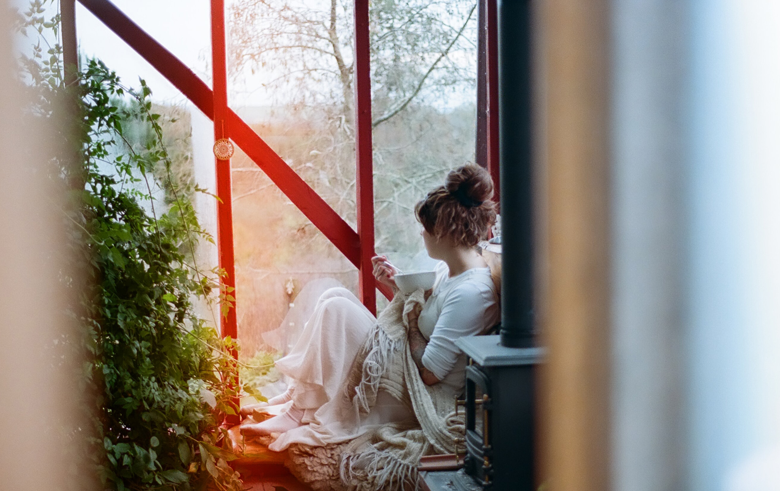Wer achtsam ist, kommt besser mit dem täglichen Stress zurecht (Bildquelle: Callum Shaw, Unsplash)