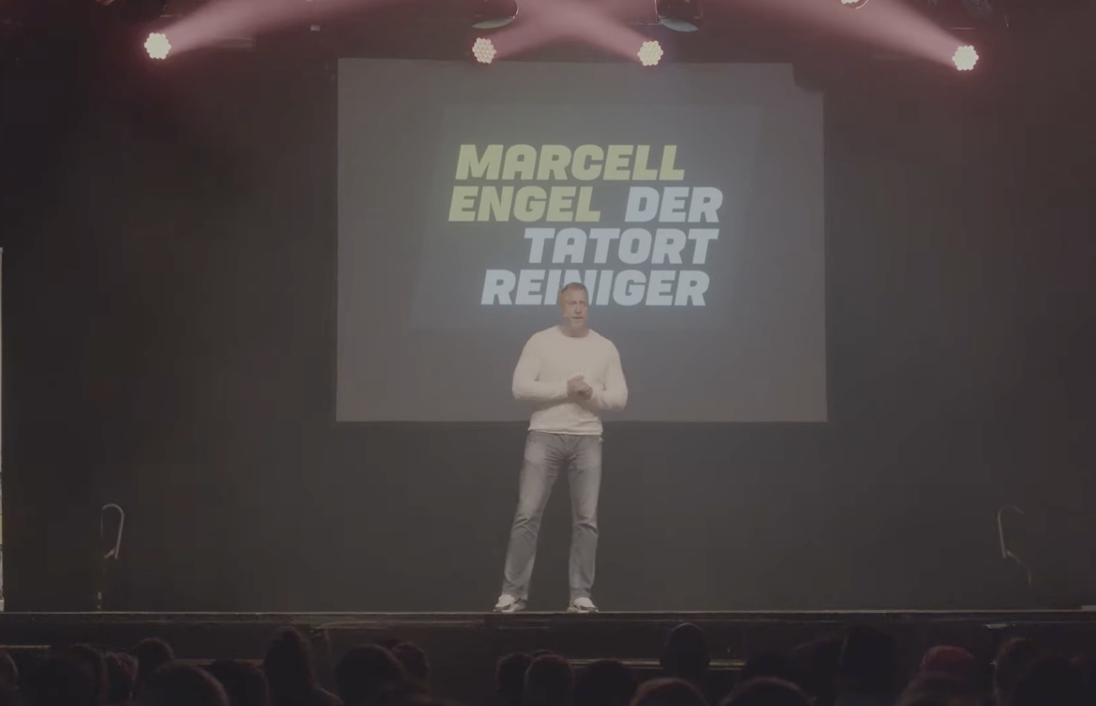 Marcell Engel zieht die Zuschauer bei seinen Bühnenauftritten in den Bann. Marcell Engel zieht die Zuschauer bei seinen Bühnenauftritten in den Bann.