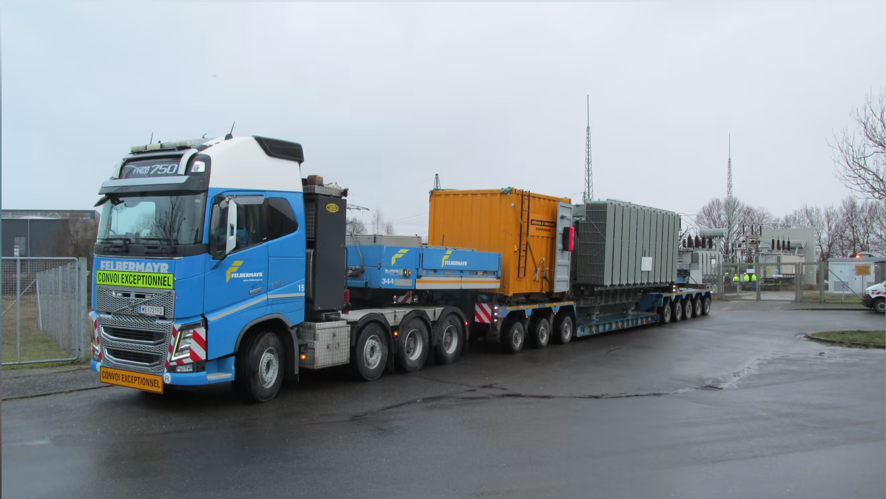 Neuer Großtransformator kommt per Schwertransport Neuer Großtransformator kommt per Schwertransport