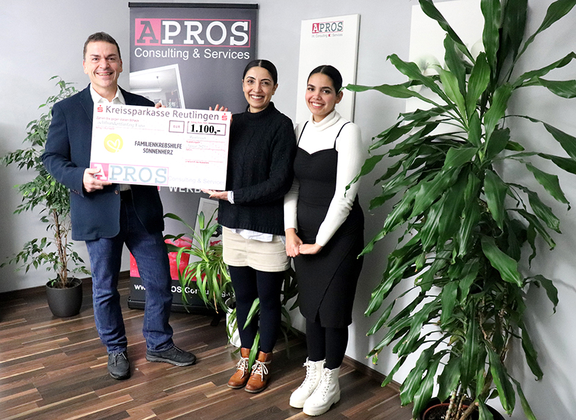 Sozial engagierte Mitarbeiter der APROS Consulting& Services GmbH spenden Euro 1.100 (Die Bildrechte liegen bei dem Verfasser der Mitteilung.) Sozial engagierte Mitarbeiter der APROS Consulting& Services GmbH spenden Euro 1.100 (Die Bildrechte liegen bei dem Verfasser der Mitteilung.)