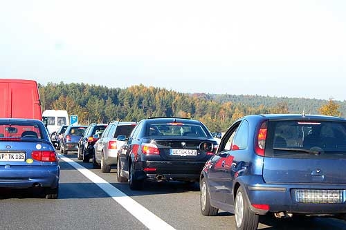 Pfingstferien: Verkehr gerät wieder ins Stocken