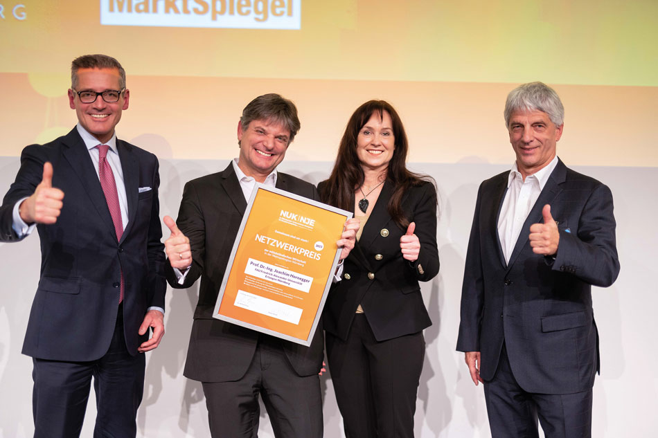 Übergabe des Netzwerkpreises an Prof. Dr. Joachim Hornegger (Bild:smic!)