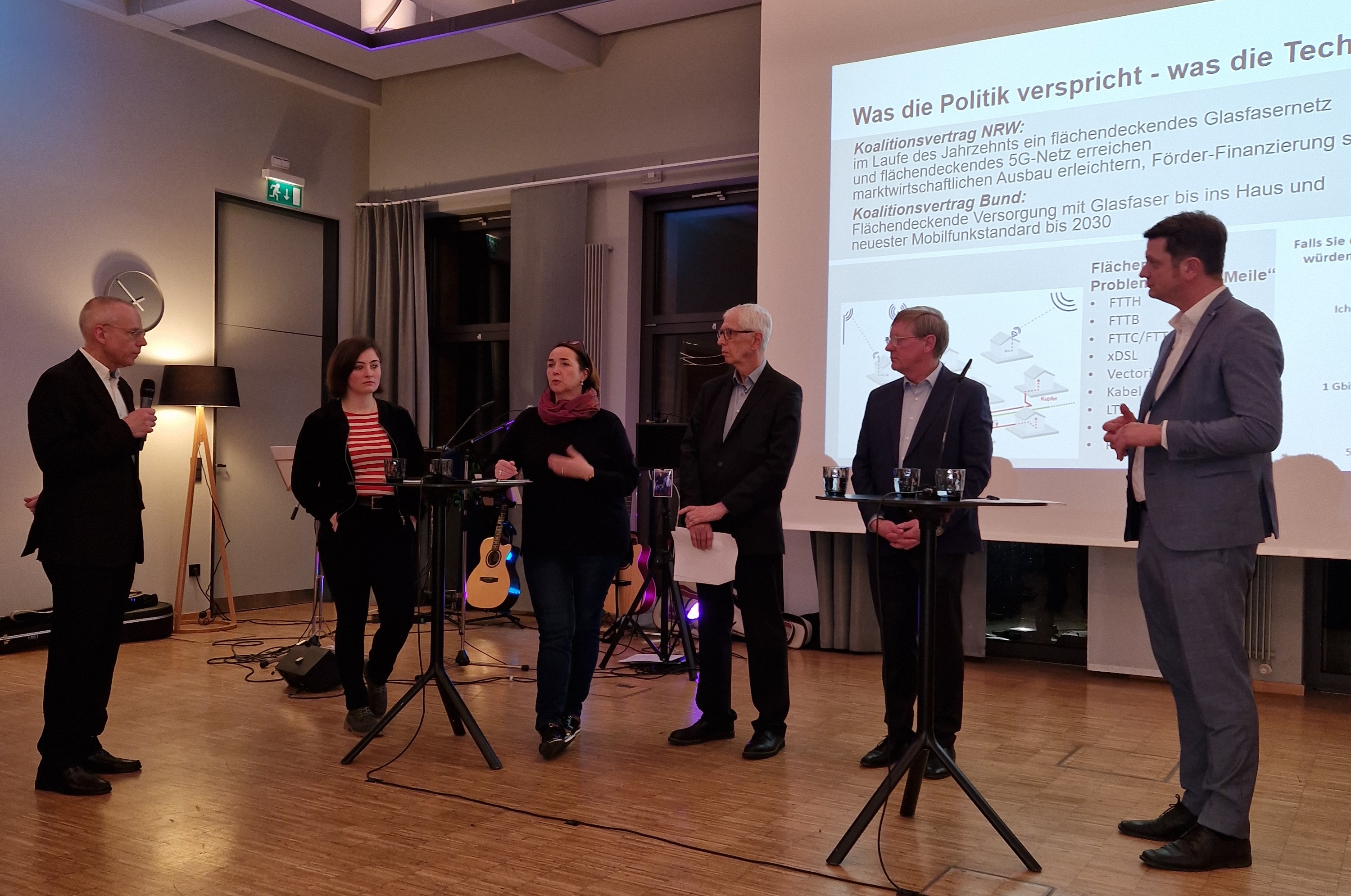 Foto v.l.n.r.: Andreas Hofert, Julia Eisentraut, Angela Freimuth, Ekkehart Gerlach, Reinhard Genderka, Björn Franken BU: IfKom Foto v.l.n.r.: Andreas Hofert, Julia Eisentraut, Angela Freimuth, Ekkehart Gerlach, Reinhard Genderka, Björn Franken BU: IfKom