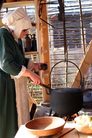 Kochen im Mittelalter - Satt werden ohne Kartoffelprodukte? Museums-Combiticket gilt! Kochen im Mittelalter - Satt werden ohne Kartoffelprodukte? Museums-Combiticket gilt!