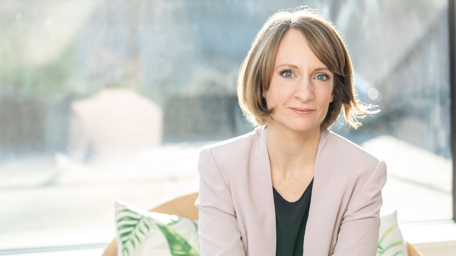 Alice Dehner sprichtüber die Vorteile des Konzepts der 4-Tage-Woche. (Die Bildrechte liegen bei dem Verfasser der Mitteilung.)
