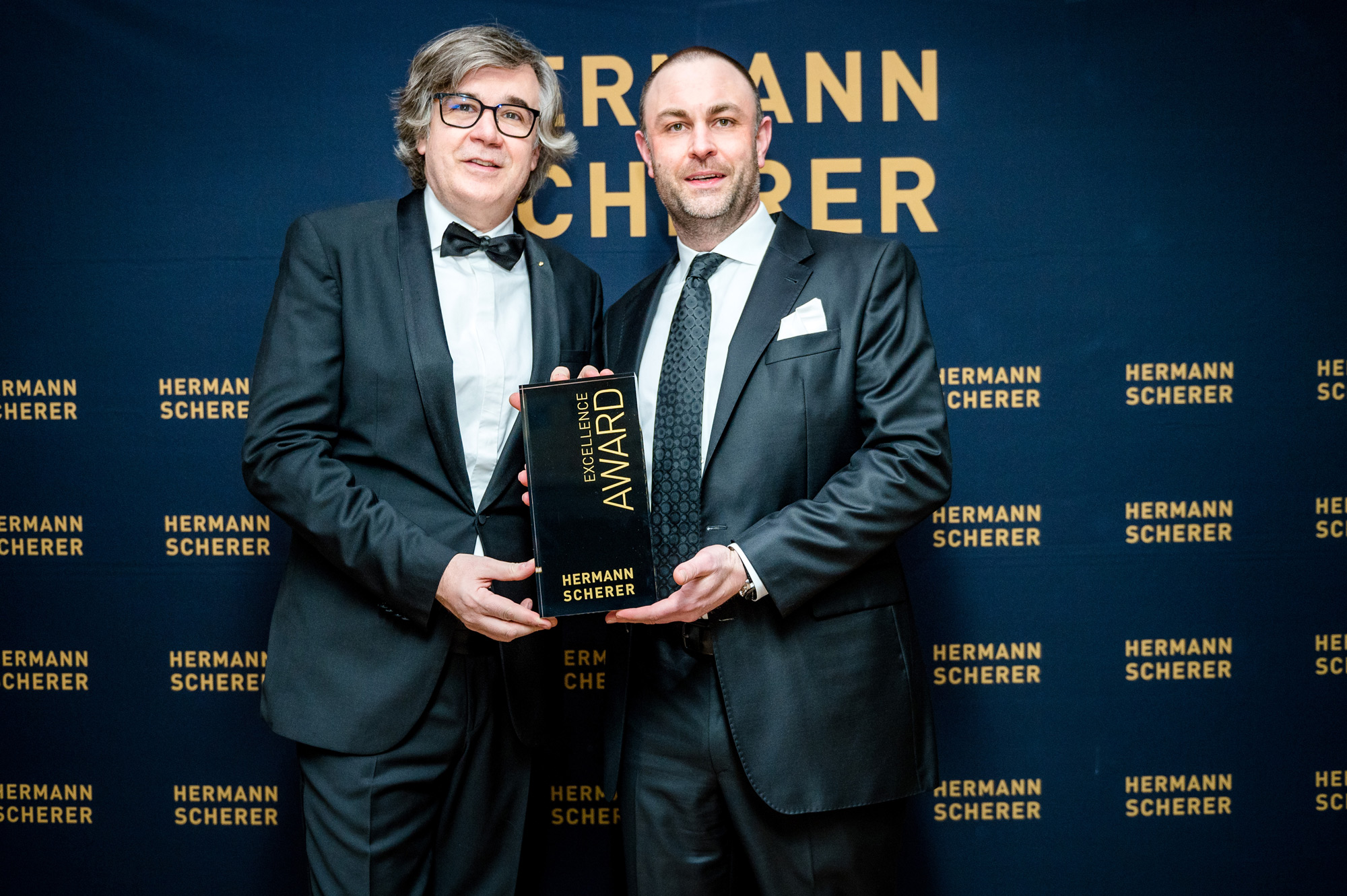 Awardverleihung durch Hermann Scherer Awardverleihung durch Hermann Scherer