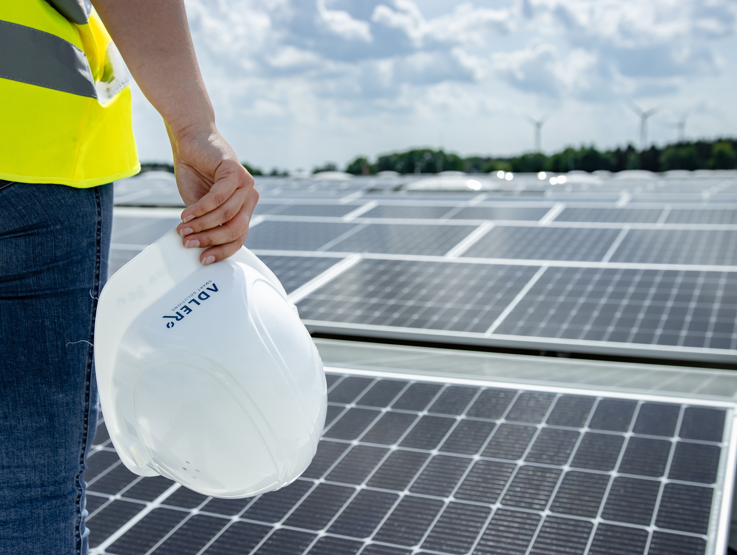 ADLER Smart Solutions findet mit EMERAM einen Wachstumspartner ADLER Smart Solutions findet mit EMERAM einen Wachstumspartner