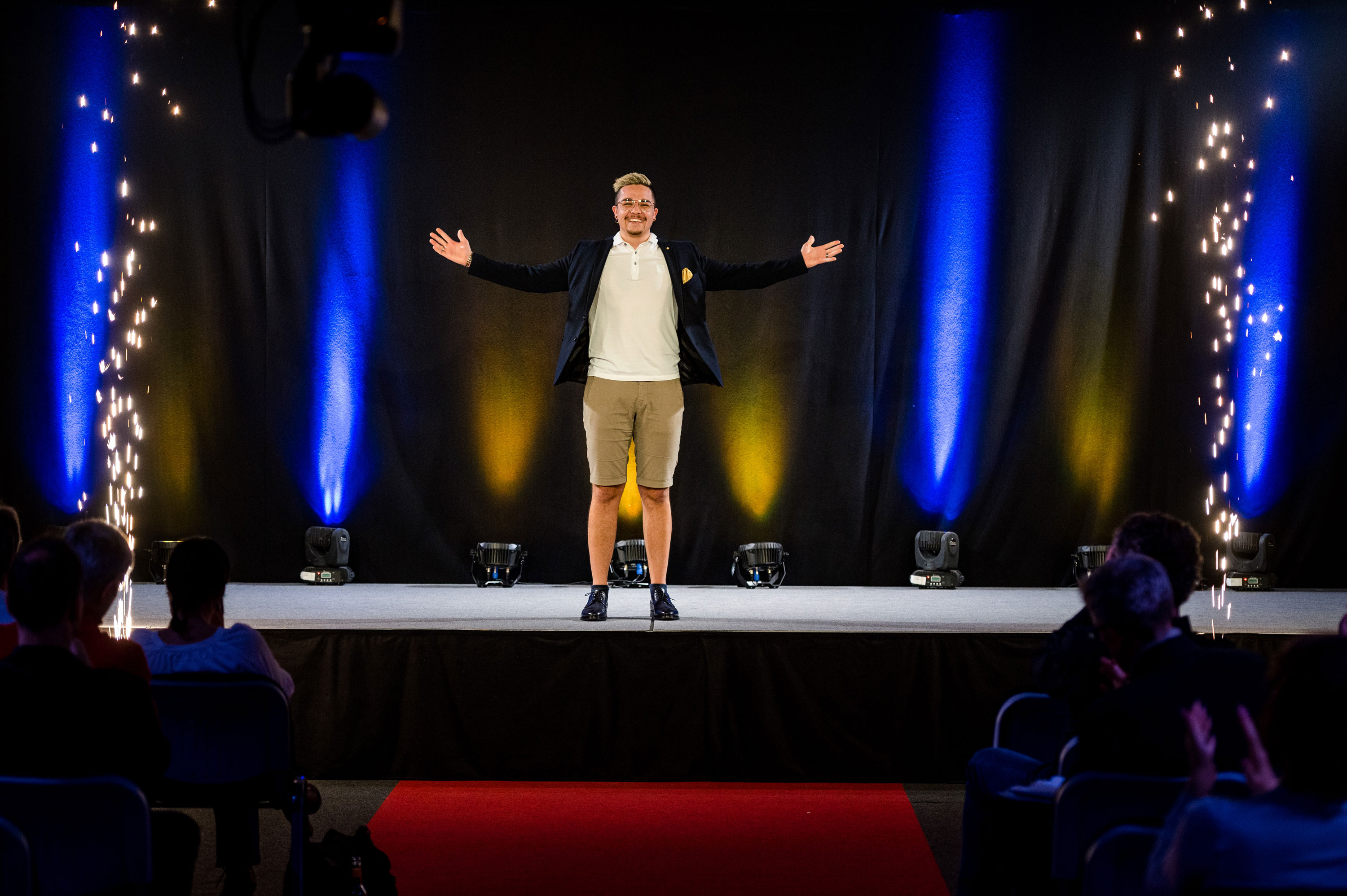 Manuel Spors aus Salzburg konnte beim Internationalen Speaker Slam in Mastershaus (Bildquelle: @Justin Bockey) Manuel Spors aus Salzburg konnte beim Internationalen Speaker Slam in Mastershaus (Bildquelle: @Justin Bockey)