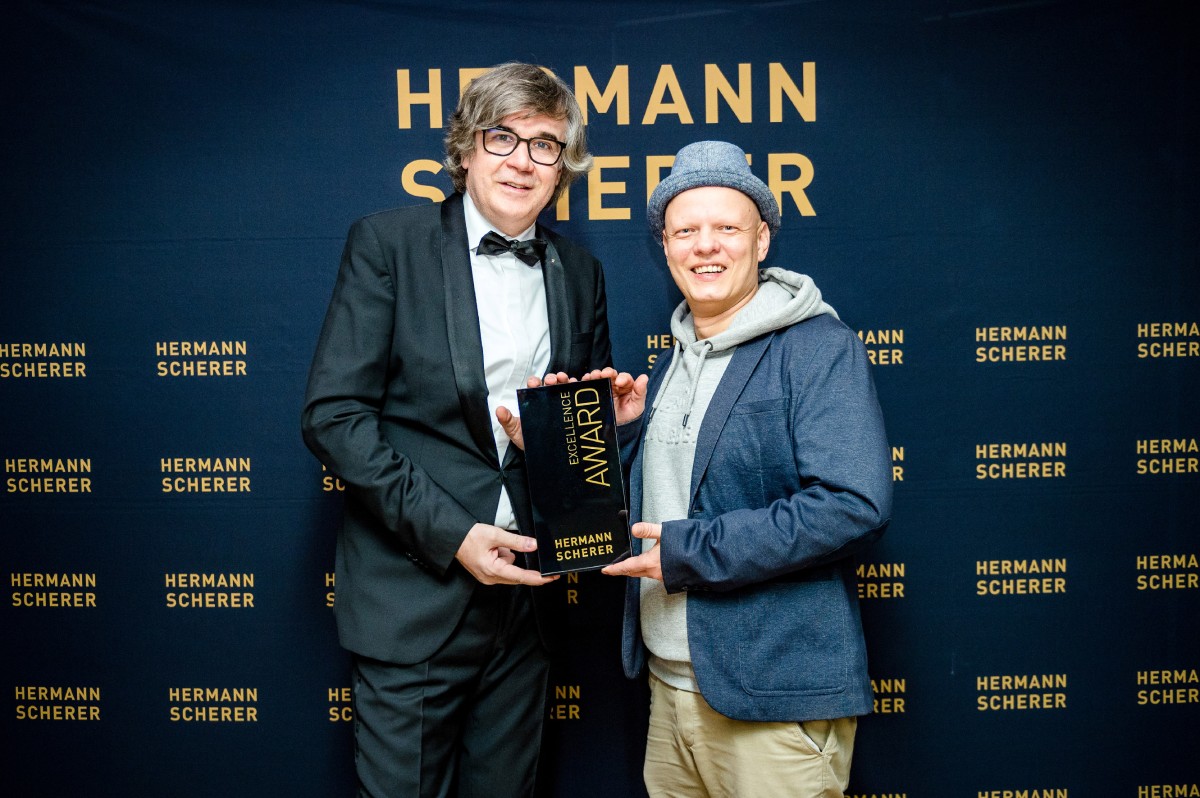 Daniel Docter erhält für seine Rede den Excellence Award (© Justin Bockey) Daniel Docter erhält für seine Rede den Excellence Award (© Justin Bockey)