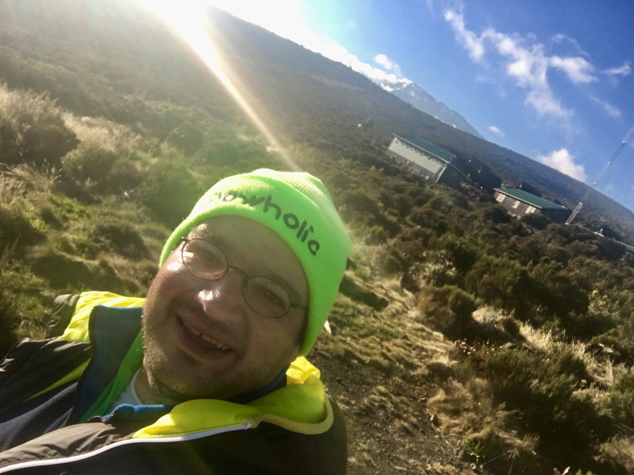 Organisator& Seminarleiter Karsten Schramm bei 3800 Metern auf dem Kilimandscharo (Die Bildrechte liegen bei dem Verfasser der Mitteilung.) Organisator& Seminarleiter Karsten Schramm bei 3800 Metern auf dem Kilimandscharo (Die Bildrechte liegen bei dem Verfasser der Mitteilung.)