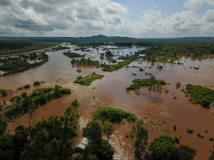 Hochwasserschutz am Fluss Nzoia sichert Versorgung und Ökosysteme in Kenia Hochwasserschutz am Fluss Nzoia sichert Versorgung und Ökosysteme in Kenia