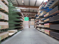 Neue Regalanlage: Lagerkapazitäten +20 %, Prozesse 30 % schneller, Schäden -70 %. (©OHRA)