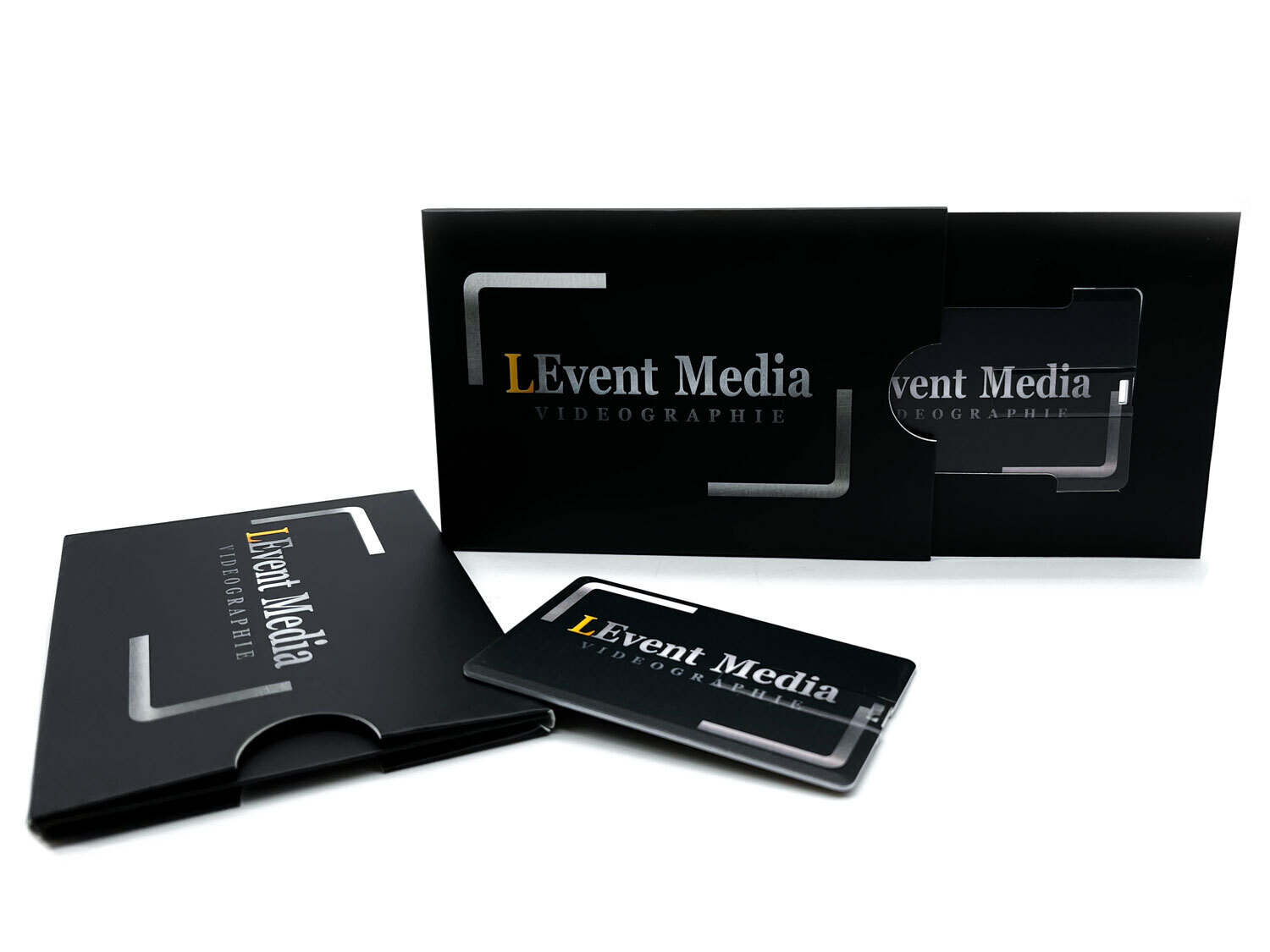 USB-Karten mit individuell bedruckbarer Verpackung im Vollflächendruck (Die Bildrechte liegen bei dem Verfasser der Mitteilung.) USB-Karten mit individuell bedruckbarer Verpackung im Vollflächendruck (Die Bildrechte liegen bei dem Verfasser der Mitteilung.)