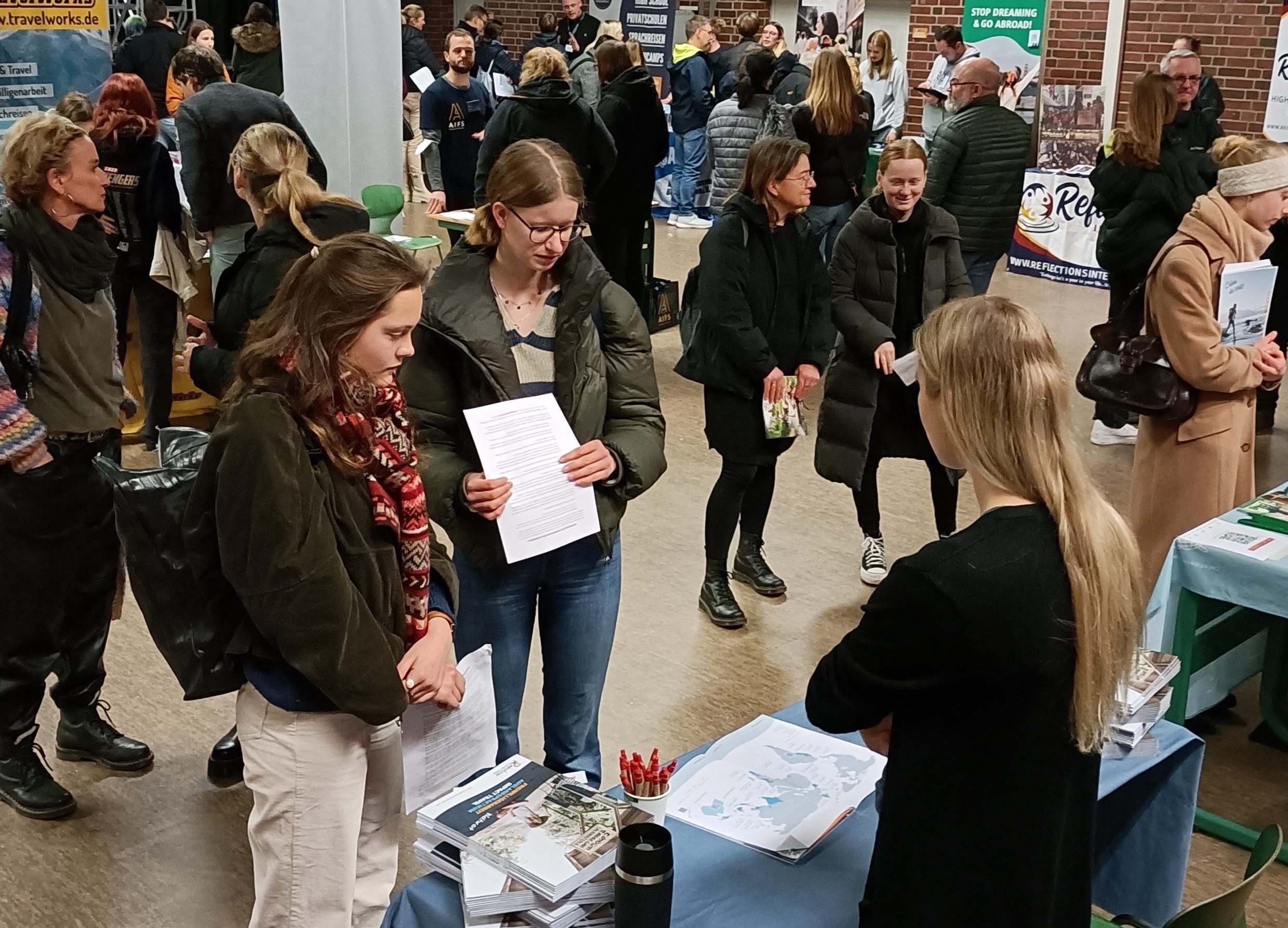 Auf den JugendBildungsmessen beraten verschiedene Organisationen zu Auslandsaufenthalten (Die Bildrechte liegen bei dem Verfasser der Mitteilung.)