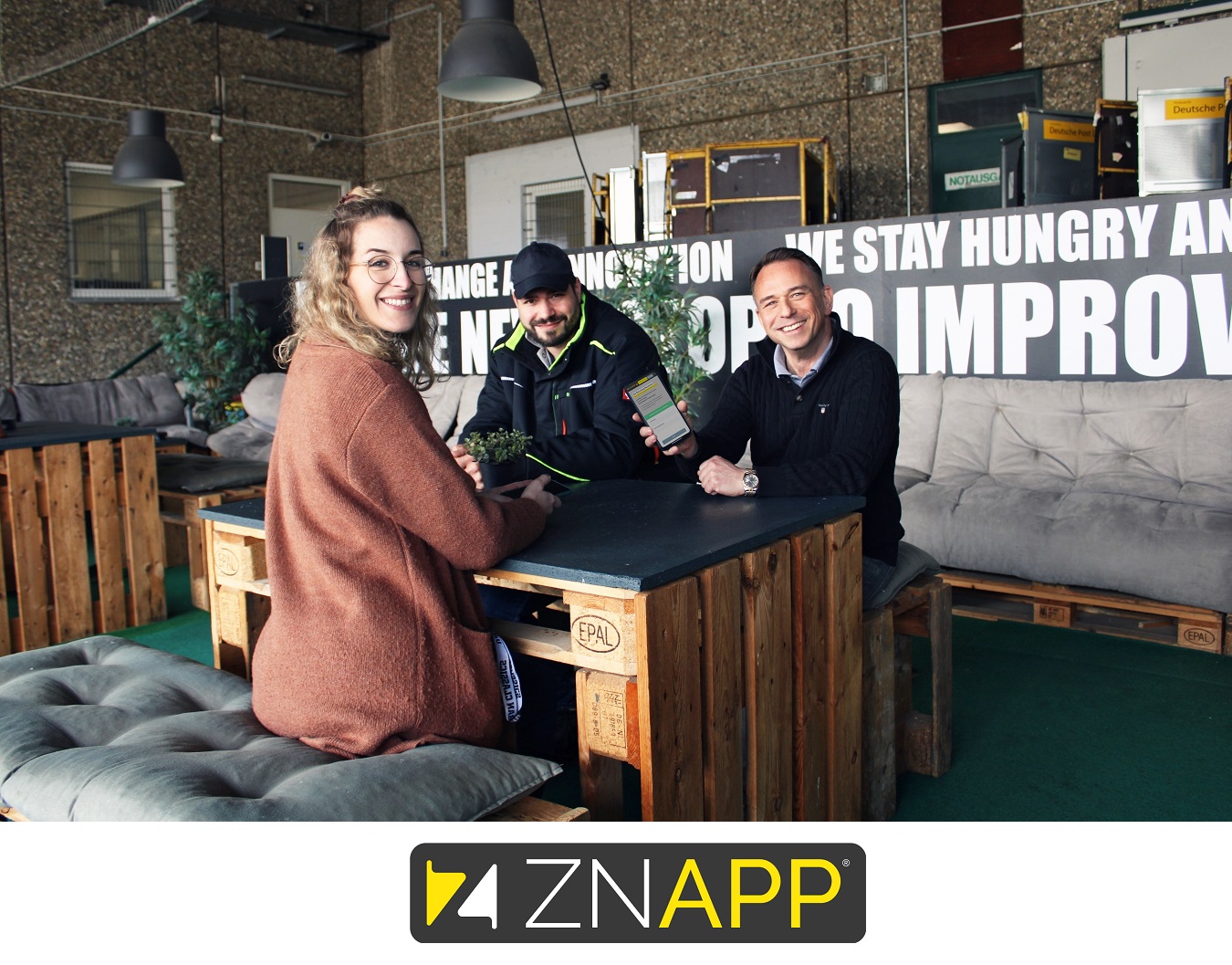 HR-Leiterin Maria Manus, Andreas Menke, Doron Marcu: ZNAPP für WLL Logistics& Service GmbH (Die Bildrechte liegen bei dem Verfasser der Mitteilung.)