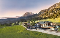 Traumhafte Außenaufnahme mit Blick auf die Berge