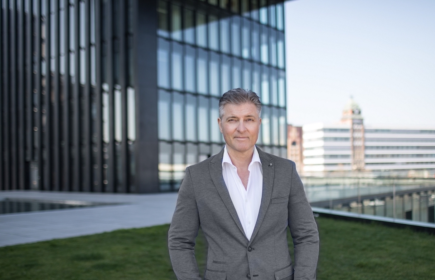Markus Poniewas von der Partnervermittlung PV-Exklusiv für Menschen mit höchstem Anspruch Markus Poniewas von der Partnervermittlung PV-Exklusiv für Menschen mit höchstem Anspruch