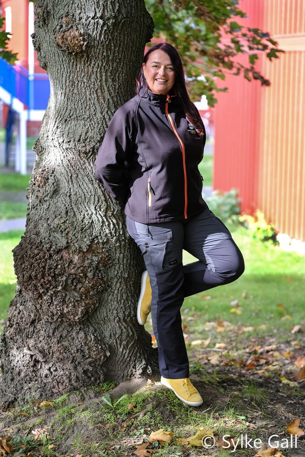 Petra Lupp, Autorin von Mein Waldbaden Tagebuch, ET Januar 2023 (© Sylke Gall) Petra Lupp, Autorin von Mein Waldbaden Tagebuch, ET Januar 2023 (© Sylke Gall)