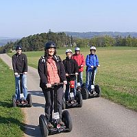 Segwaytouren mit E-Yachten, Flößen, Fahrrädern, Picknick, Geocaching u.v.a. Segwaytouren mit E-Yachten, Flößen, Fahrrädern, Picknick, Geocaching u.v.a.