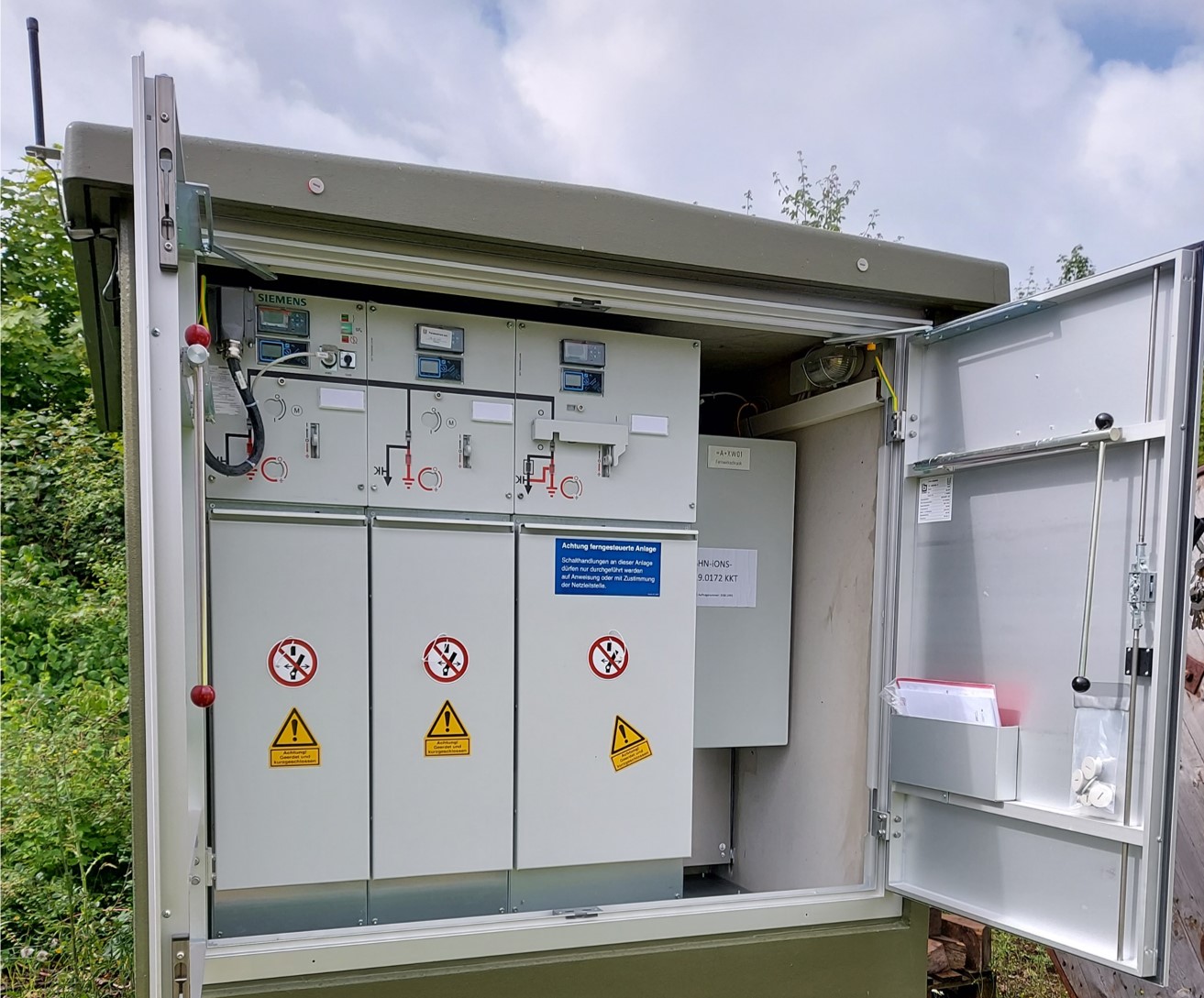 Bei HanseWerk-Tochter SH Netz kommen künftig intelligente Ortsnetzstationen zum Einsatz Bei HanseWerk-Tochter SH Netz kommen künftig intelligente Ortsnetzstationen zum Einsatz