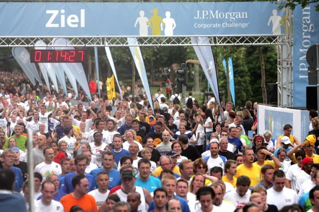 Shirt-Production der koe48 bedruckt 75.000 Finisher-Shirts für JPMCC Shirt-Production der koe48 bedruckt 75.000 Finisher-Shirts für JPMCC