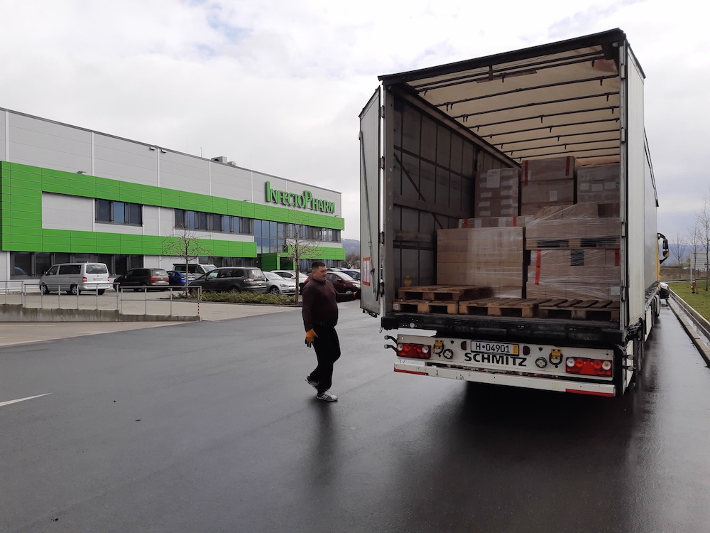 Abholung der Arzneimittel von InfectoPharm am 15. März 2023 vom Logistikzentrum in Heppenheim (Die Bildrechte liegen bei dem Verfasser der Mitteilung.)