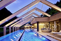 Genüssliche Abendstunden am Sky-Pool (c) Michael Huber (ZillergrundRock)