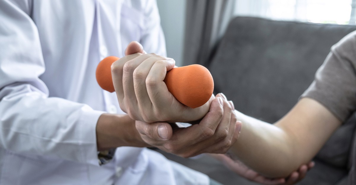 Entwicklung eines KI-basierten Assistenzsystems zur Steuerung eines Handtherapie-Roboters (© stock.adobe.com)