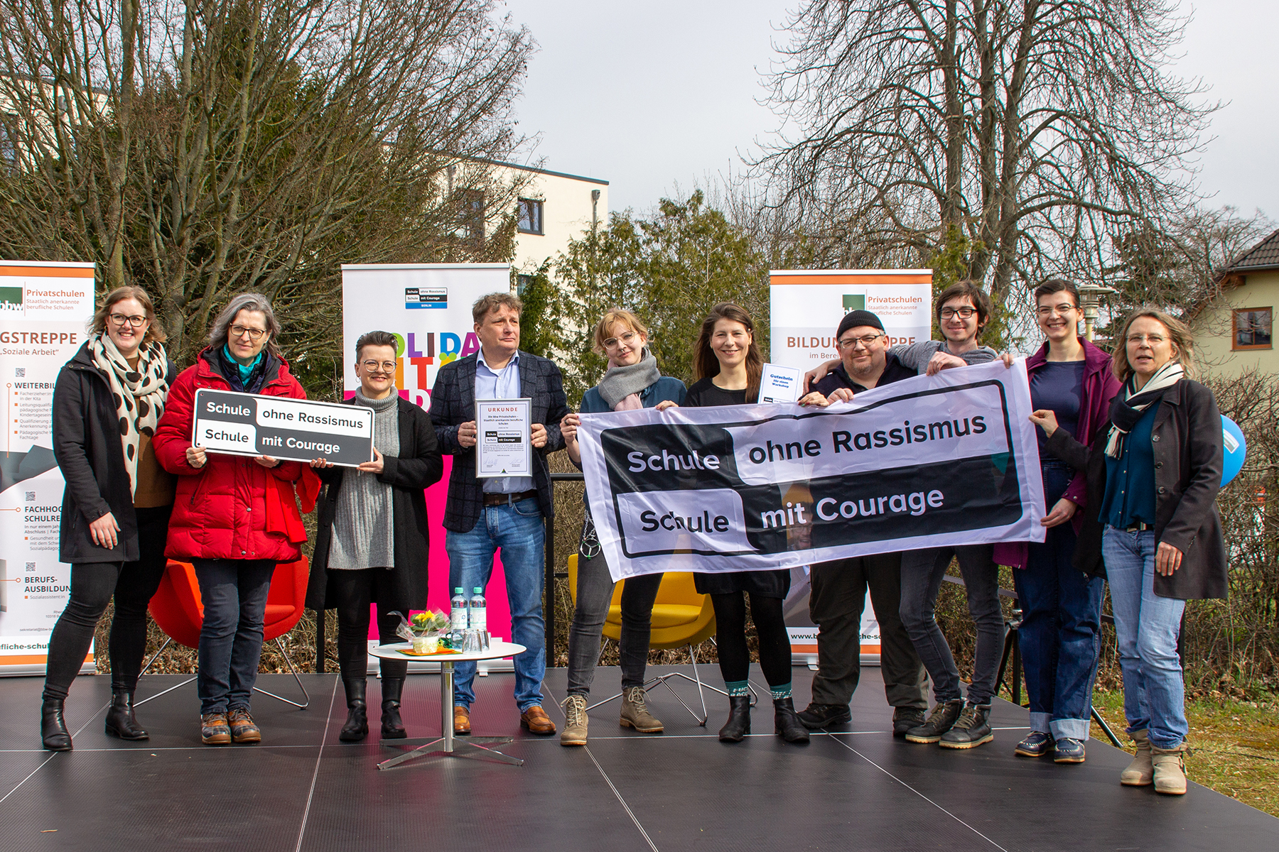 Lisa Wesemann, Birgit Monteiro, Birgit Schulz, (v. li.) und Mitglieder der Initiativgruppe der bbw Privatschulen Lisa Wesemann, Birgit Monteiro, Birgit Schulz, (v. li.) und Mitglieder der Initiativgruppe der bbw Privatschulen