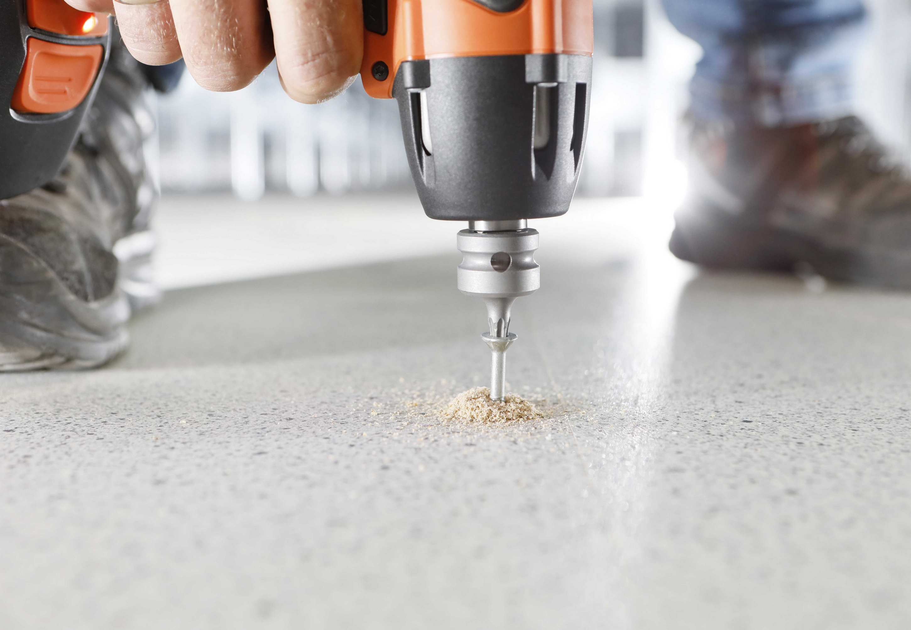 Die Schweizer Unternehmensgruppe SFS bietet eine umfassende Auswahl an Edelstahl-Befestigungslösungen an.