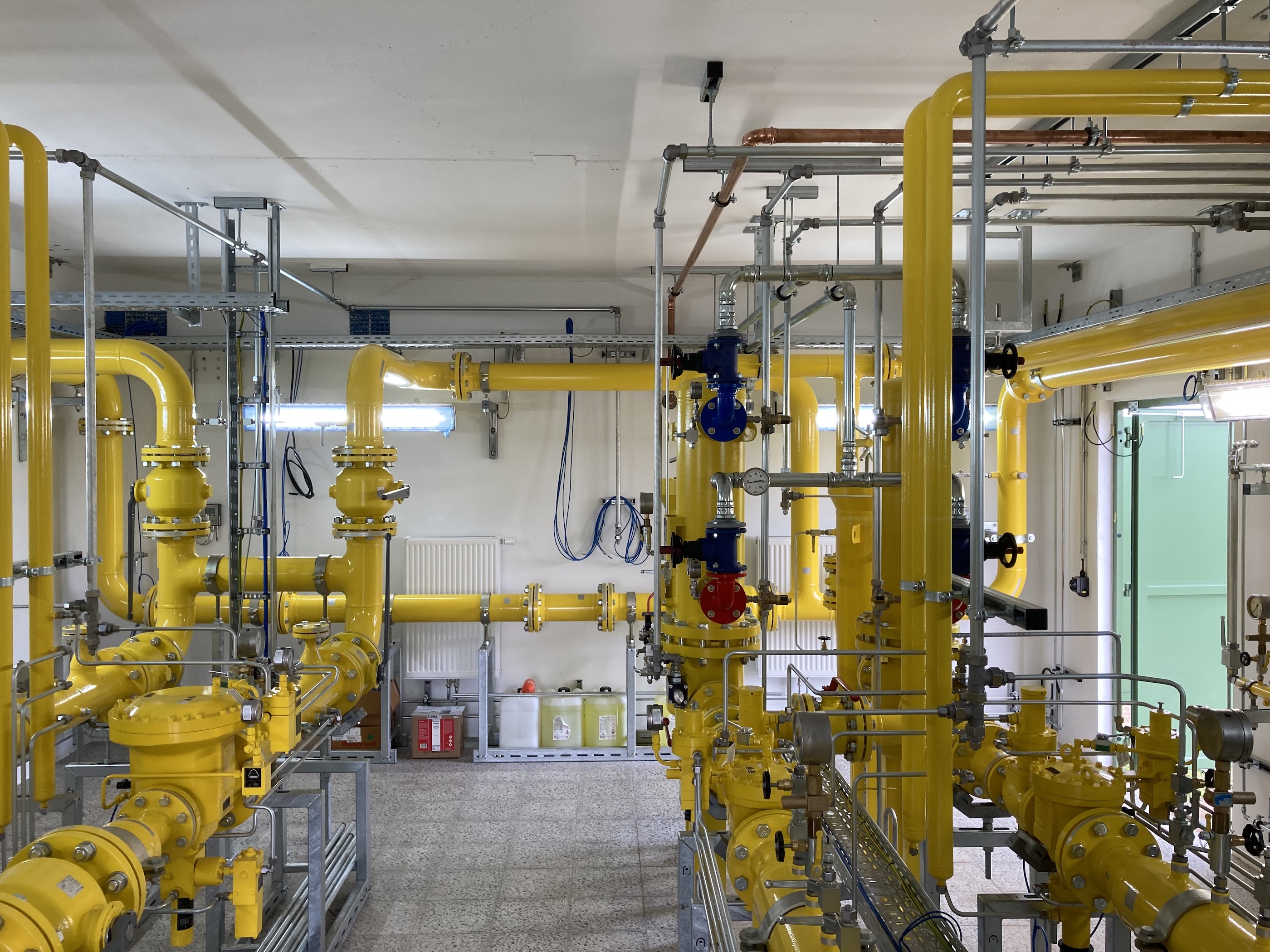 Klimaschutz beim Gasnetz: Die neue Taupunktsteuerung von E.DIS für die GDRM-Anlagen in Brandenburg und Mecklenburg-Vorpommern.