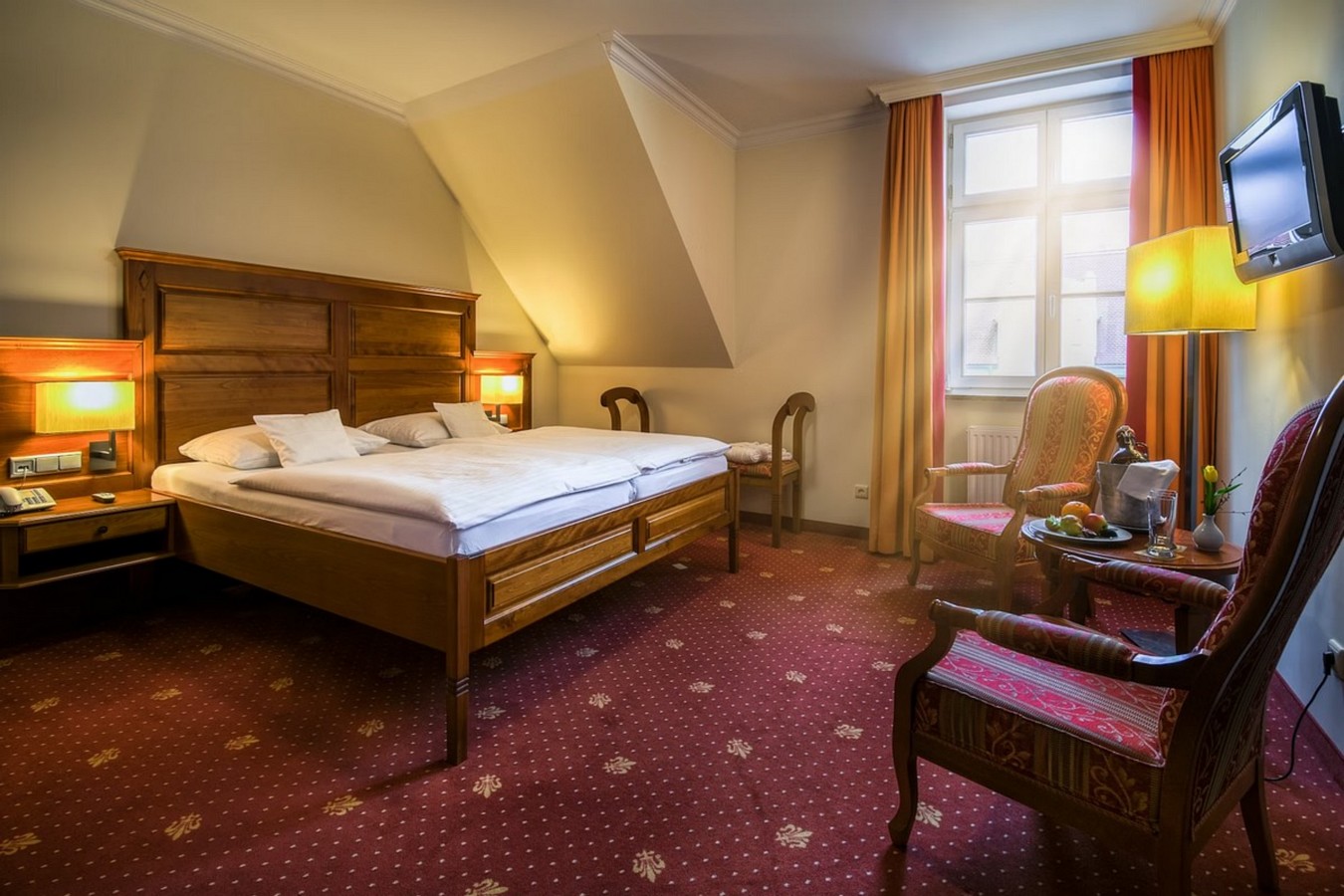 Jetzt einfach und bequem Zimmer online buchen im Wasserschloss Mellenthin Jetzt einfach und bequem Zimmer online buchen im Wasserschloss Mellenthin