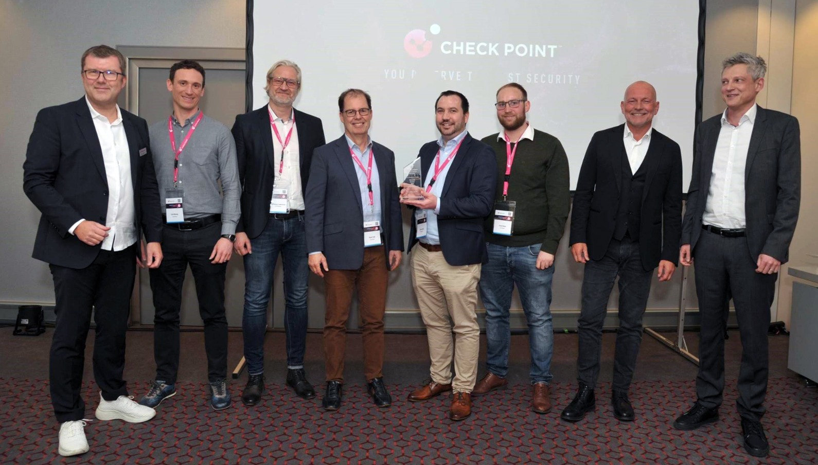 Controlware wurde von Check Point mit dem"Germany Partner 2022"-Award prämiert. (Die Bildrechte liegen bei dem Verfasser der Mitteilung.) Controlware wurde von Check Point mit dem"Germany Partner 2022"-Award prämiert. (Die Bildrechte liegen bei dem Verfasser der Mitteilung.)
