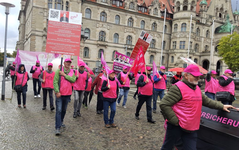 Auf nach Kassel zur Kundgebung - wie hier in Hannover 2022 Auf nach Kassel zur Kundgebung - wie hier in Hannover 2022