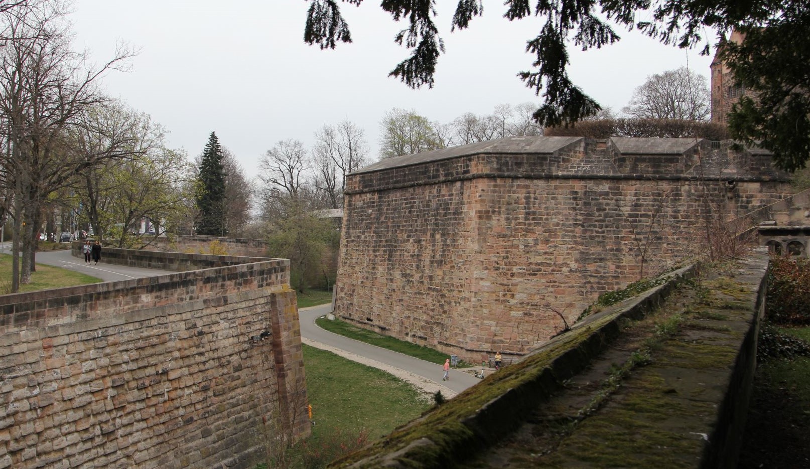 Stadtmauer in Nürnberg (Die Bildrechte liegen bei dem Verfasser der Mitteilung.)